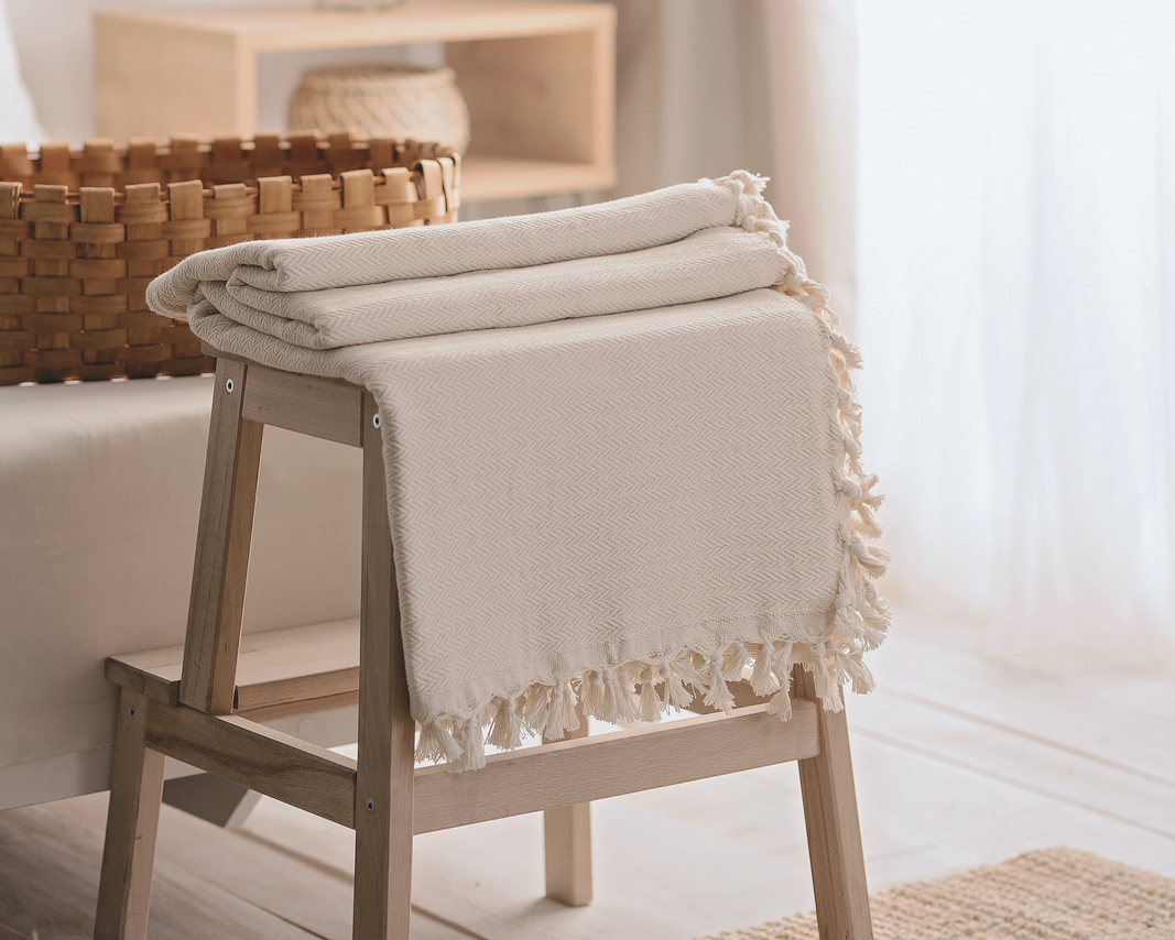 Minimalist 100% Organic Cotton Throw Blankets & Bedspreads