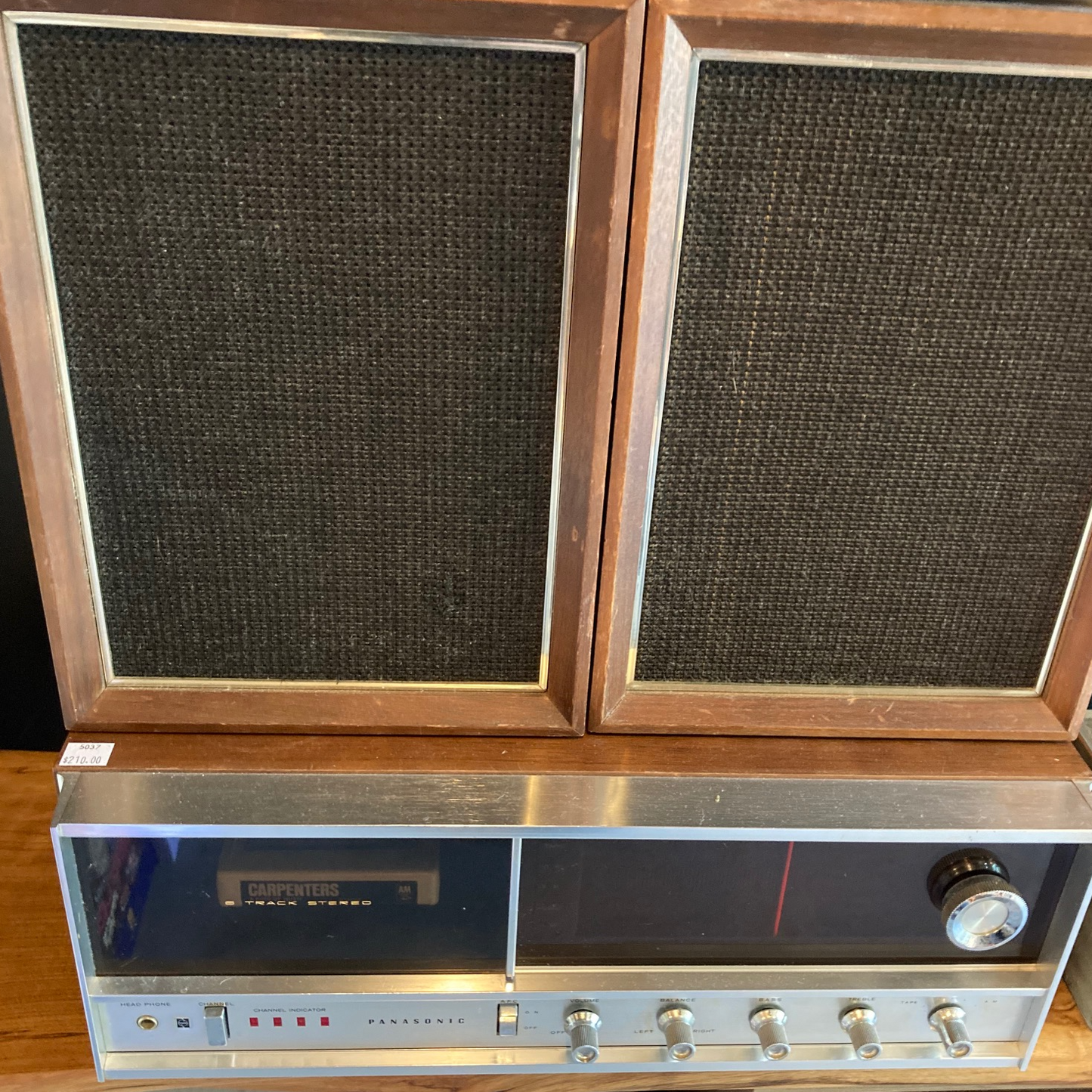 Panasonic 8 track stereo with speakers RE-7070
