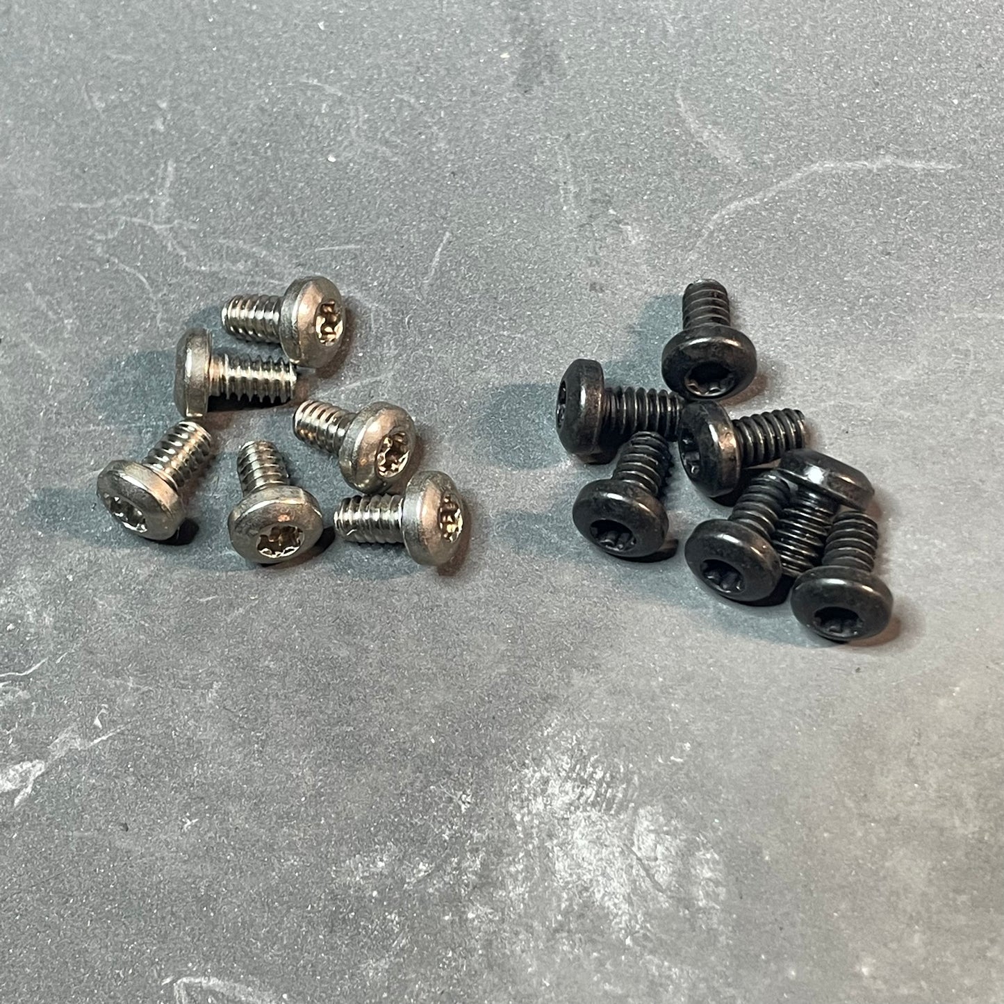 Pivot Screws T15 for Acidwrx ZZYZX and others (set of 2)