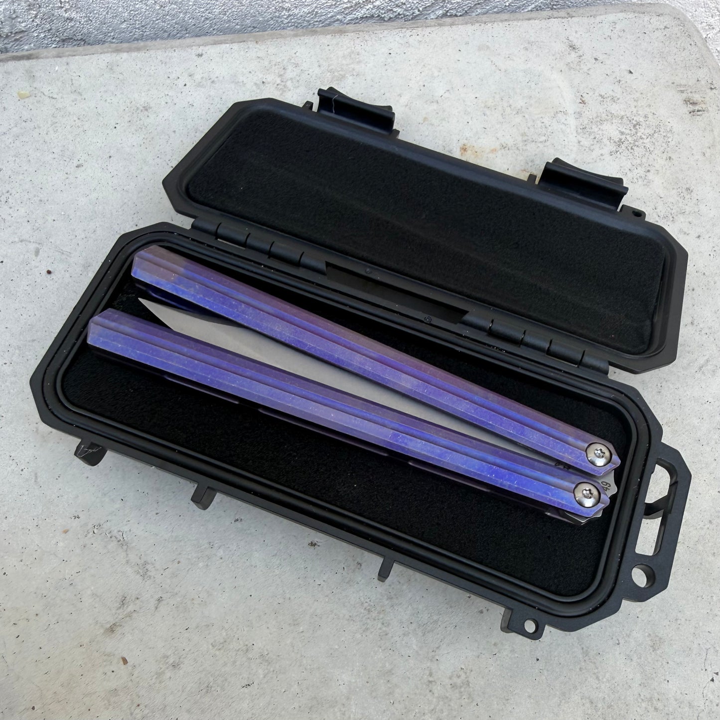 Tuya Knives - Raven Balisong