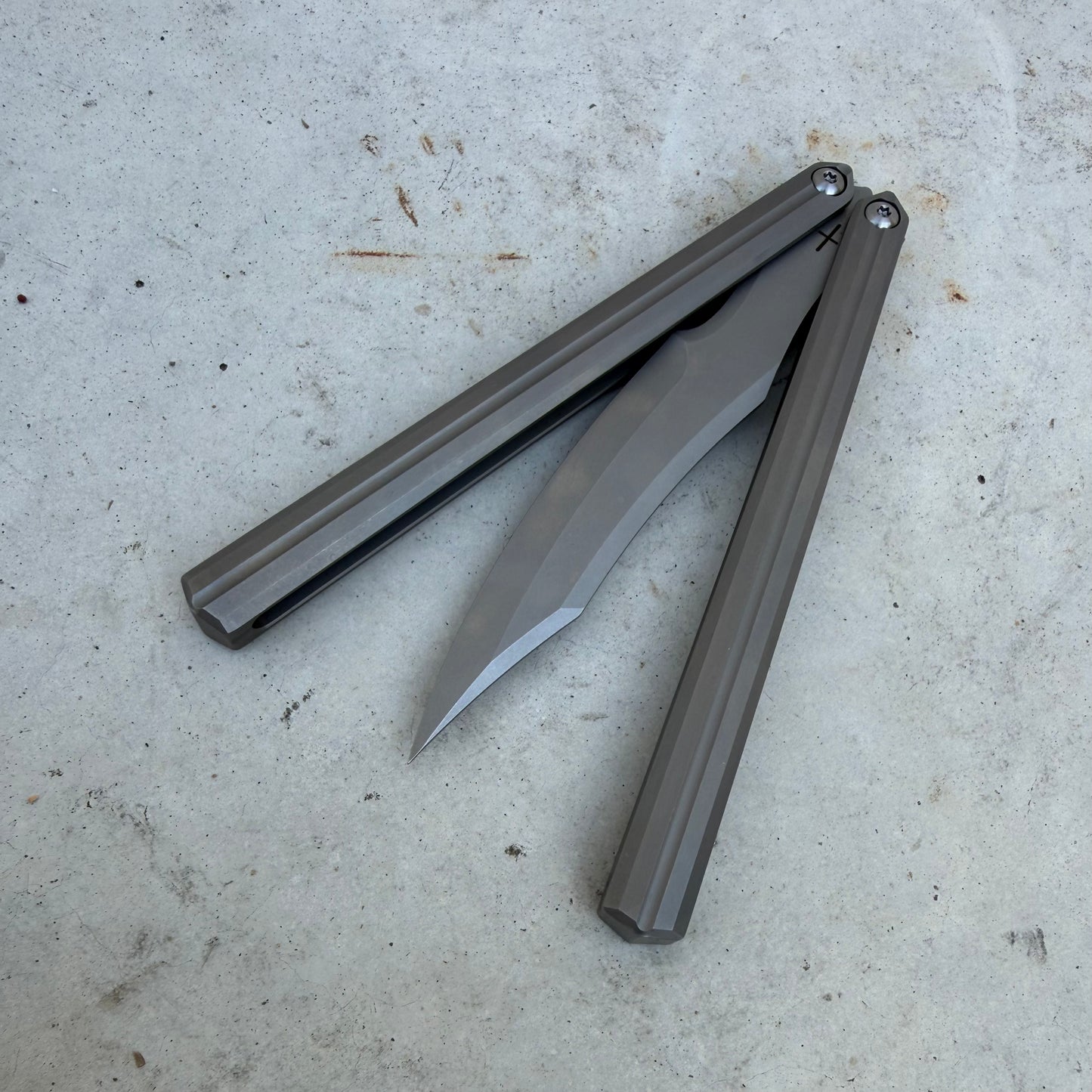 Tuya Knives - Raven Balisong