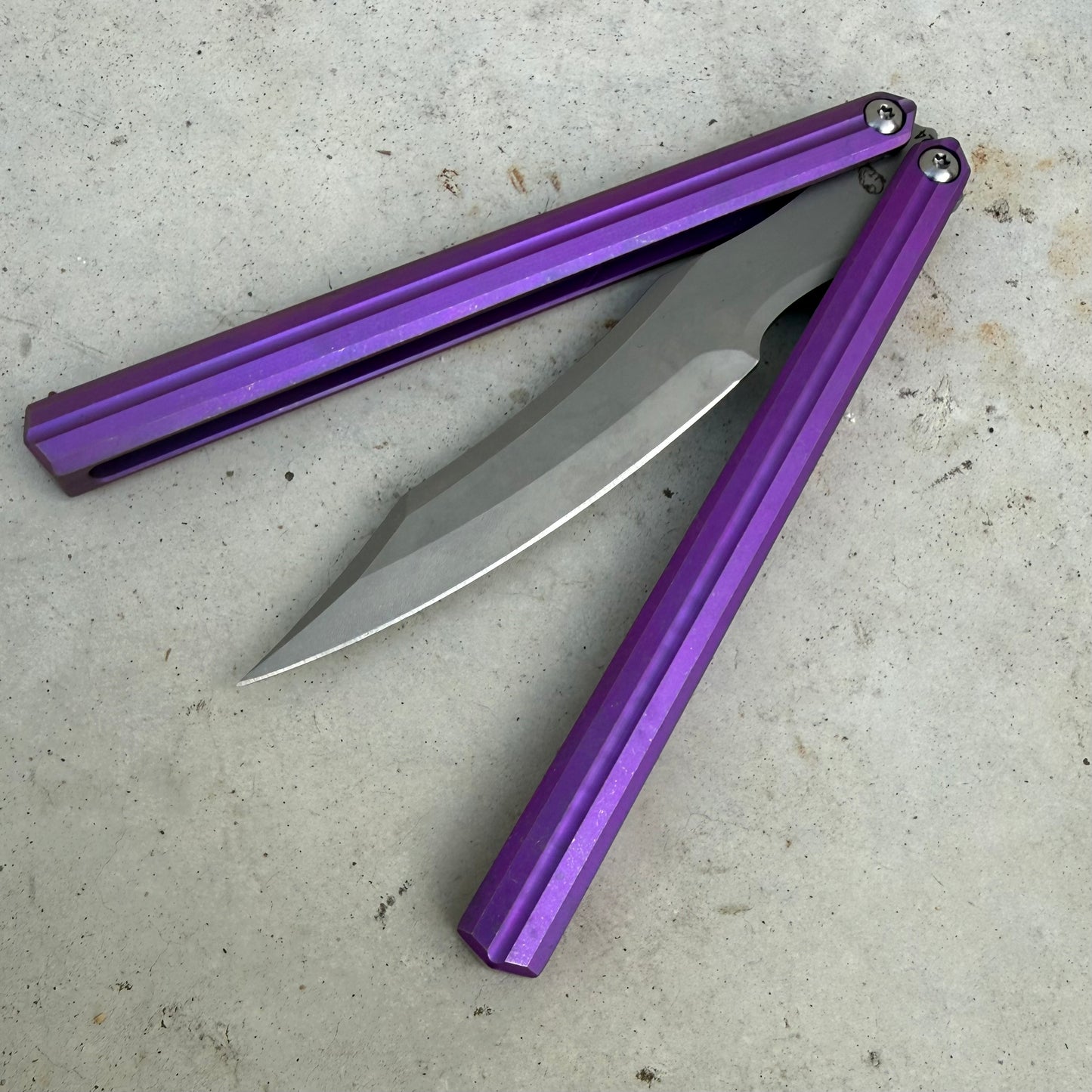 Tuya Knives - Raven Balisong