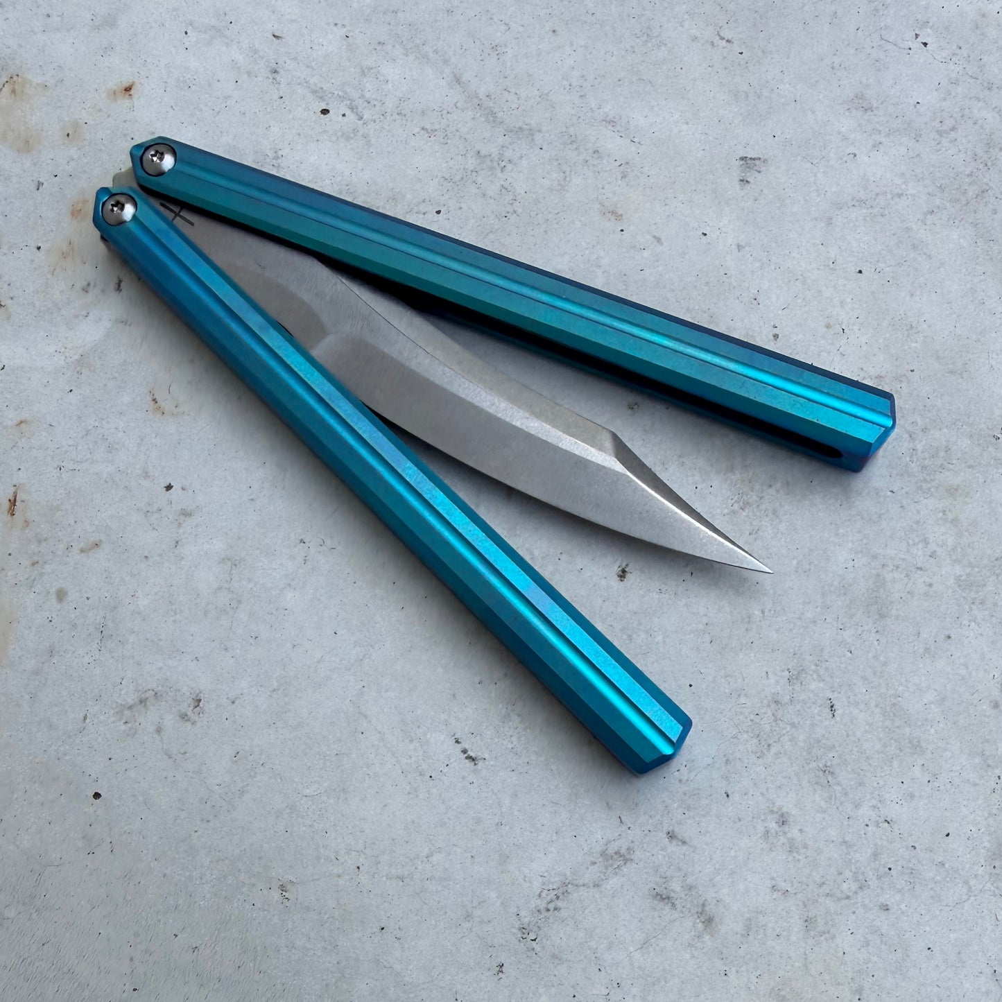 Tuya Knives - Raven Balisong (false edge)
