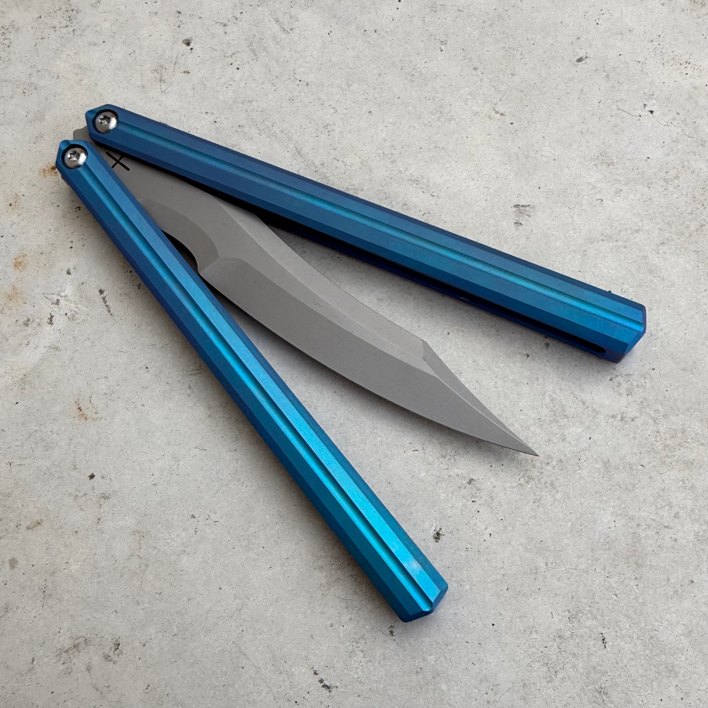Tuya Knives - Raven Balisong (false edge)