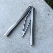 Load image into Gallery viewer, Ceroni Knives Integralis Trainer
