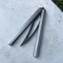 Load image into Gallery viewer, Ceroni Knives Balireaper Trainer
