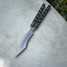 Load image into Gallery viewer, Ceroni Knives Trinidad Scorpion #01/10
