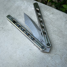 Load image into Gallery viewer, Ceroni Knives Trinidad Scorpion #01/10
