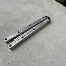 Load image into Gallery viewer, Squid Industries Krake Raken V3 Silver Tanto
