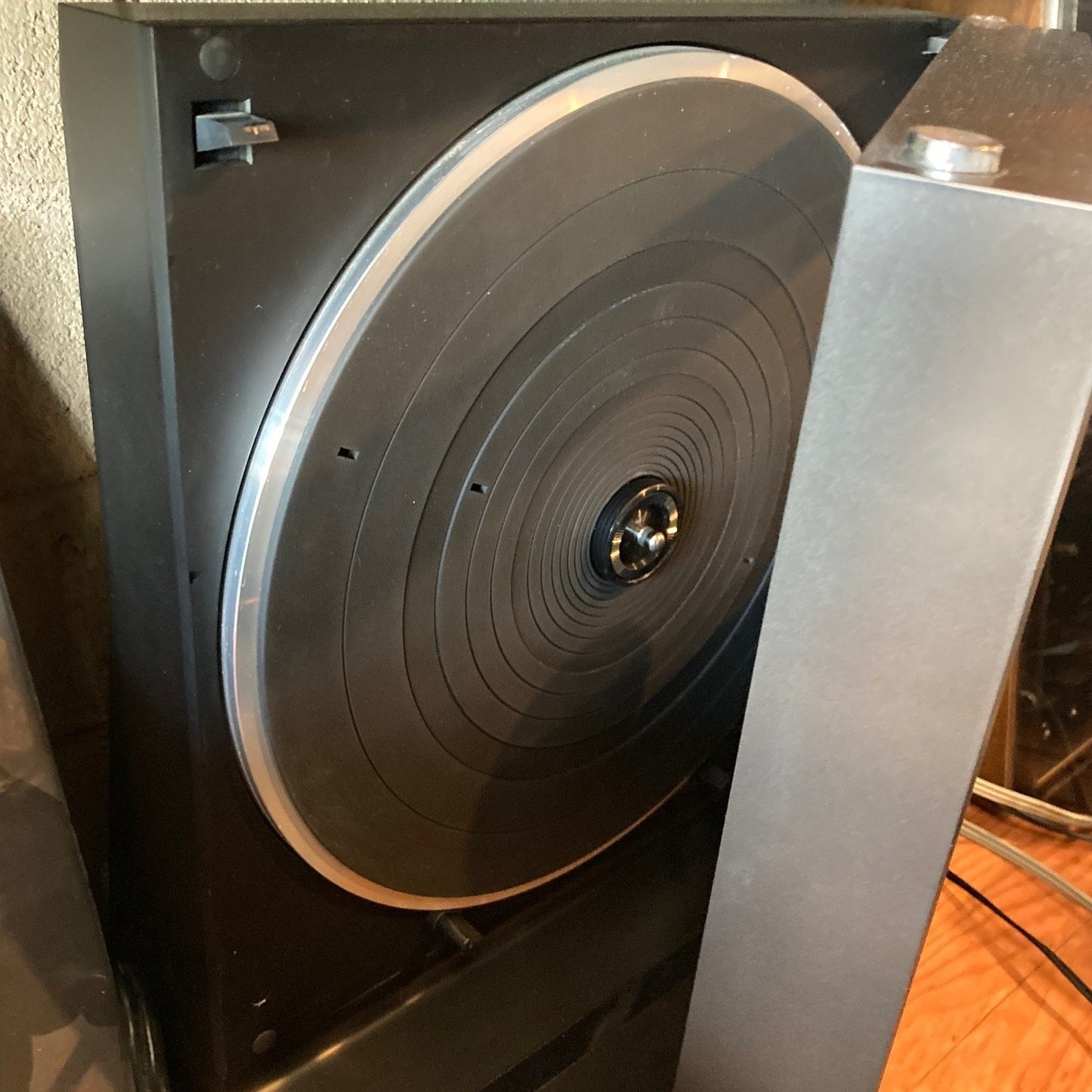 Technics Upright Turntable SL-V5
