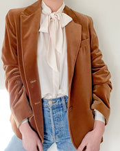 Load image into Gallery viewer, Vintage Brown Velvet Blazer
